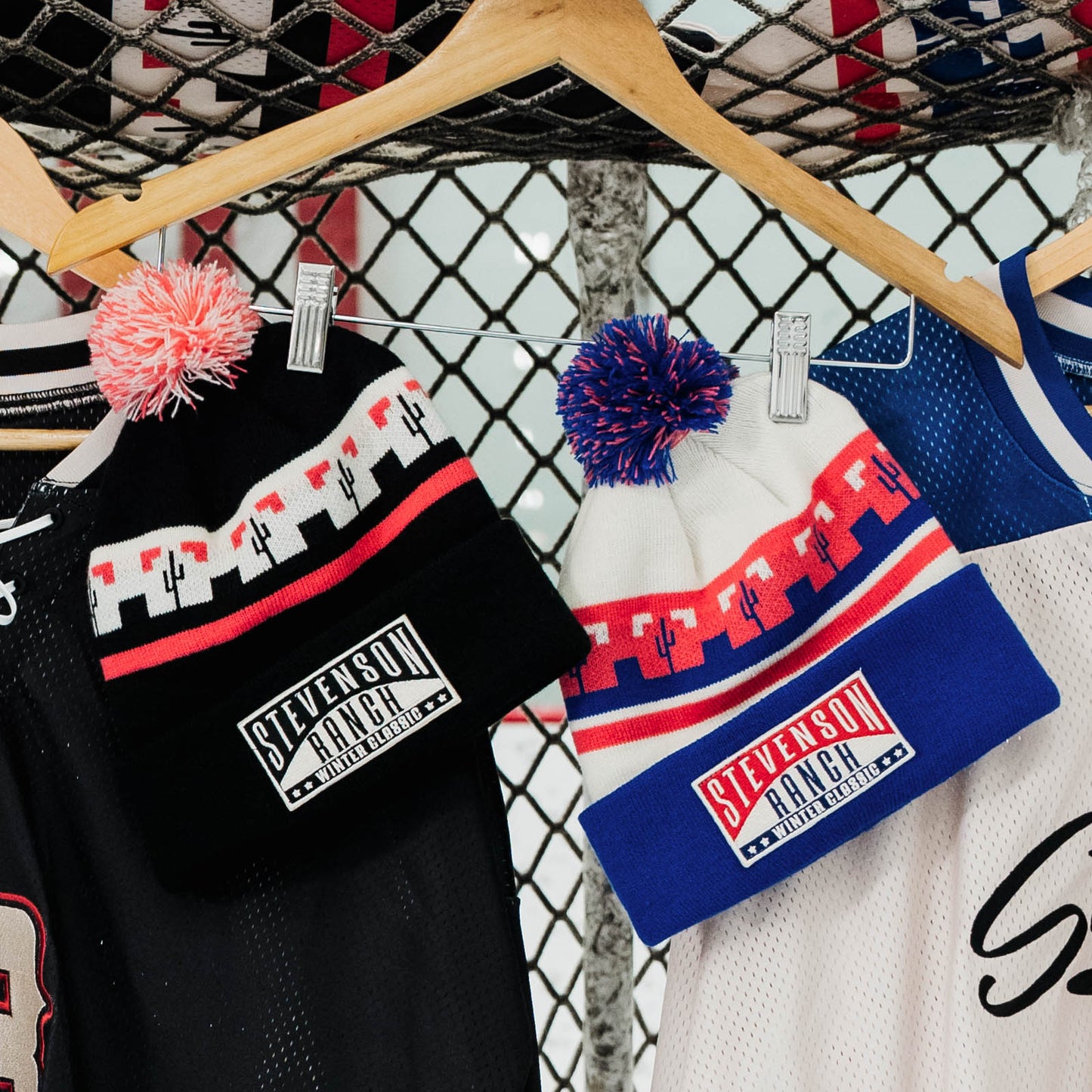 Winter Classic Knit Pom Beanie (Cream/Blue/Red)
