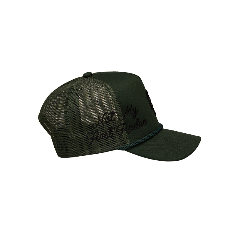 Gorra de camionero estructurada NMFR (verde/negro)